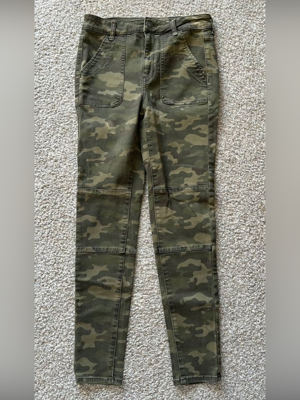 Women’s camo jeggings